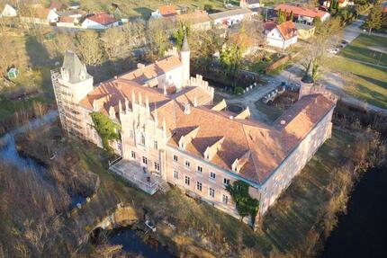 Prächtiges Schloss mit riesigen Schlosspark - SCHLOSS GUSOW 48 zimmer