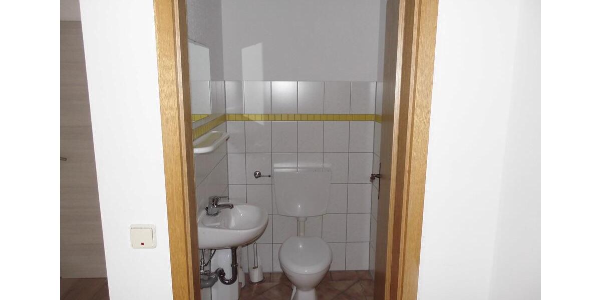 Erdgeschoßwohnung Bad Bibra - 2 Zimmer, 55 m&sup2;, 300&euro; | Angebot:21580075