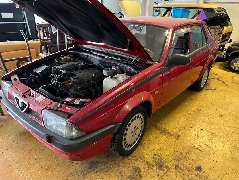 Alfa Romeo 75 198.000 km 7.500 € Leipzig 04109