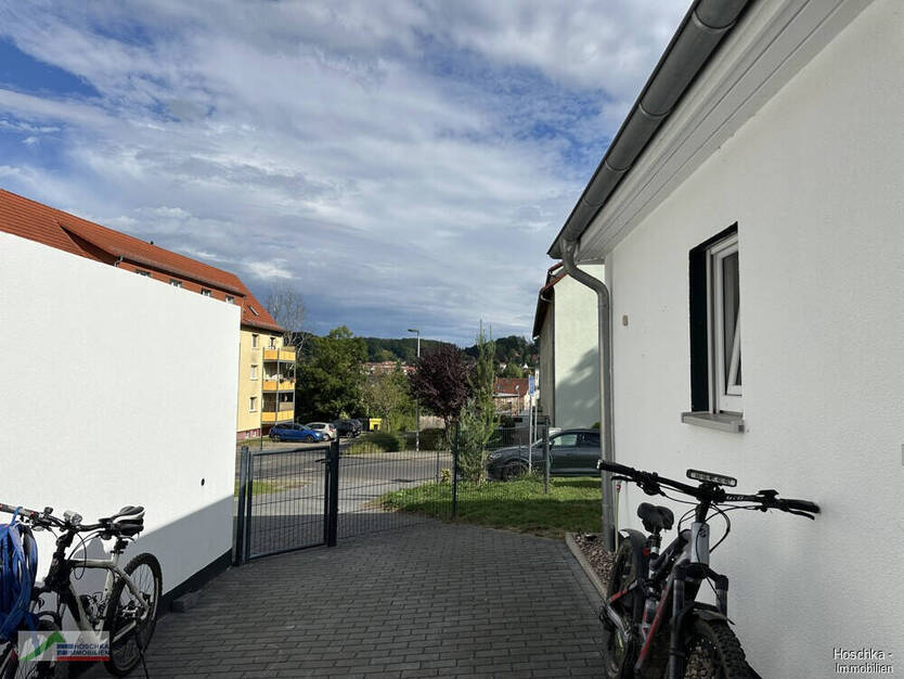 Befristete Vermietung bis 31.03.2028! Neu renovierter 3 Zimmer Bungalow mit Garage und gr. Garten