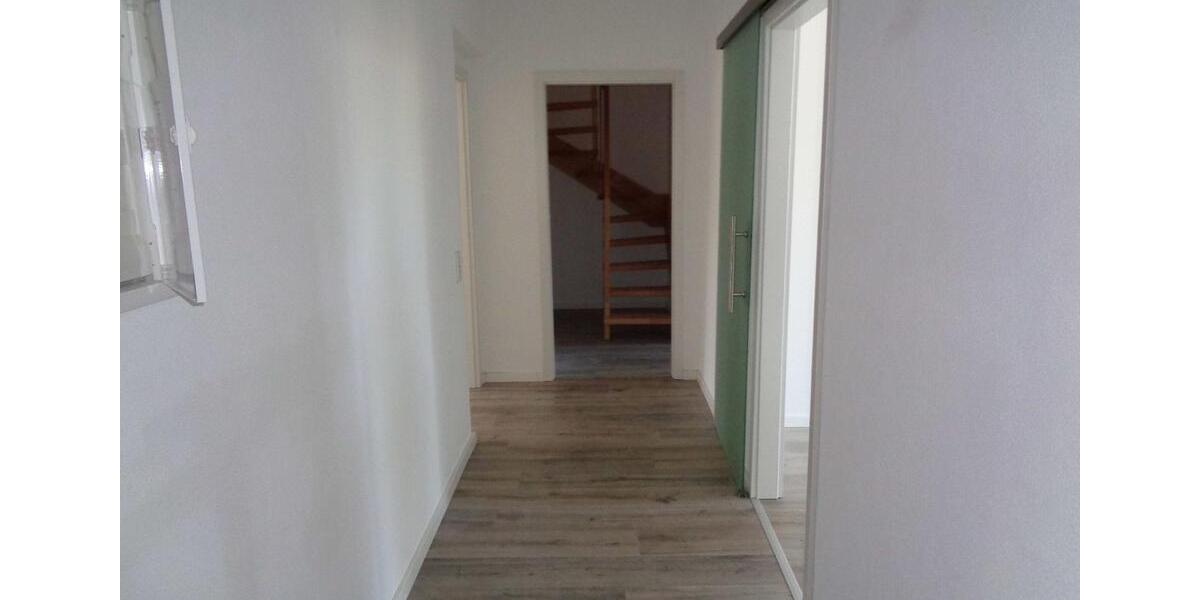 Maisonettenwohnung Chemnitz Ebersdorf - 5 Zimmer, 115 m&sup2;, 830&euro; | Angebot:26383934