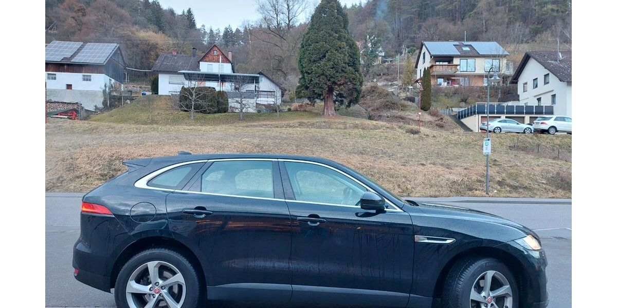 Jaguar F-Pace 136.800 km 14.990 &euro; HAITERBACH 72221