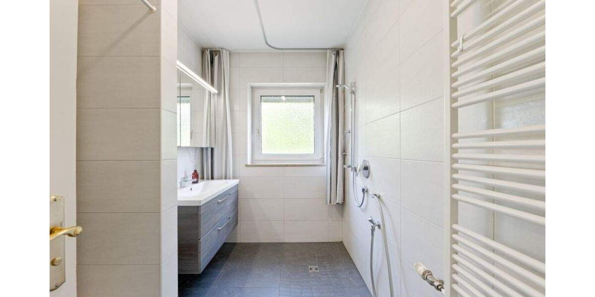 Einfamilienhaus Besigheim - 8 Zimmer, 168 m&sup2;, 695.000&euro; | Angebot:25385178