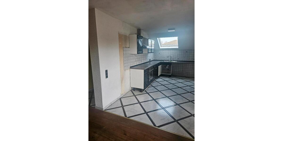 Dachgeschoßwohnung Hennef (Sieg) - 2 Zimmer, 85 m&sup2;, 980&euro; | Angebot:25410222