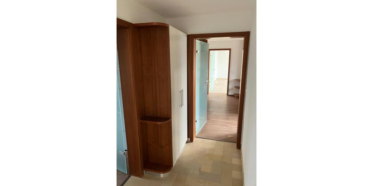 Etagenwohnung Ruhstorf an der Rott - 8 Zimmer, 150 m&sup2;, 1.050&euro; | Angebot:24774975