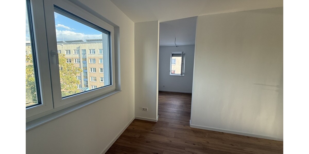 Lichtdurchflutetes Penthouse mit Sonnenterrasse und stilvollem Neubauflair - Einfamilienhaus Neubrandenburg Datzeberg | Angebot:27130830