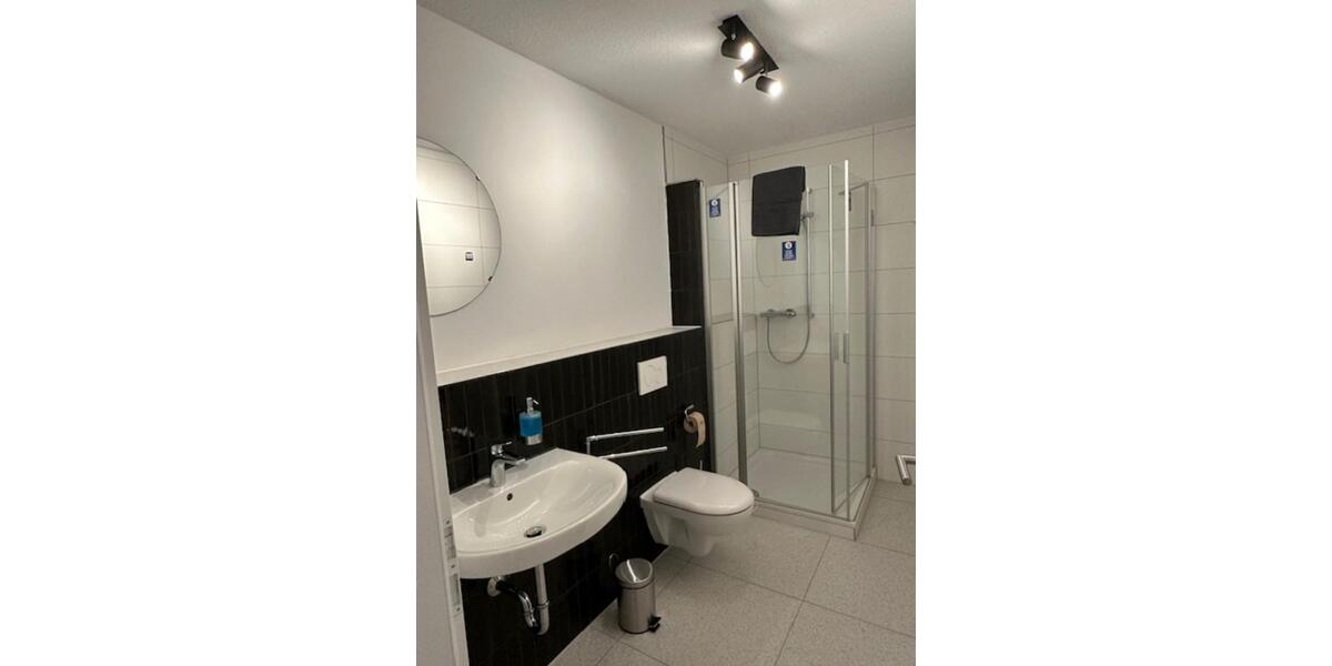 Monteurswohnung Gästezimmer in Stadtmitte neben Busbahnhof 2 zimmer