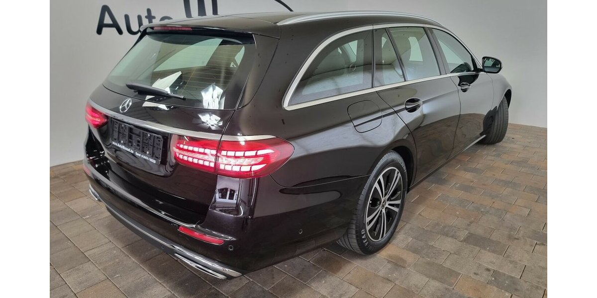 Mercedes-Benz E 220 d Avantgarde LED ACC AHK Kamera Widescreen 79.800 km 32.500 &euro; Garrel 49681