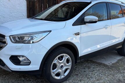 Ford Kuga 112.000 km 9.999 &euro; Perach 84567