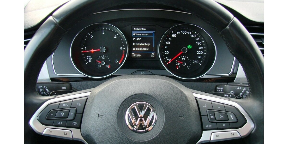 VW Passat 2.0TDi Business Panorama ACC IQ.Light 141.589 km 17.980 &euro; Falkensee 14612