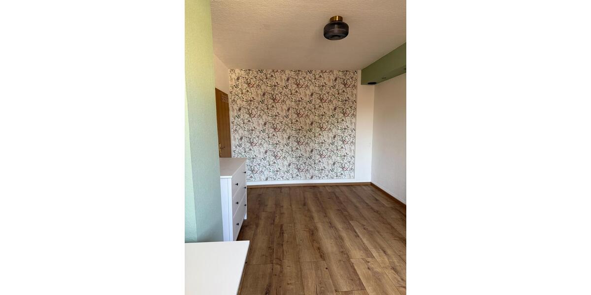 Etagenwohnung Lauchhammer - 3 Zimmer, 110 m&sup2;, 600&euro; | Angebot:26271572