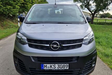 Opel Vivaro 62.868 km 16.850 € München 80995