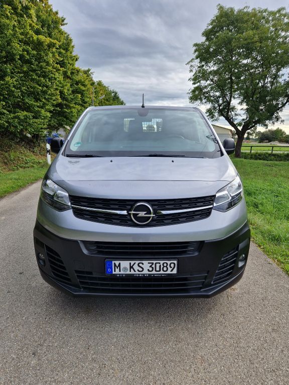 Opel Vivaro 62.868 km 16.850 € München 80995