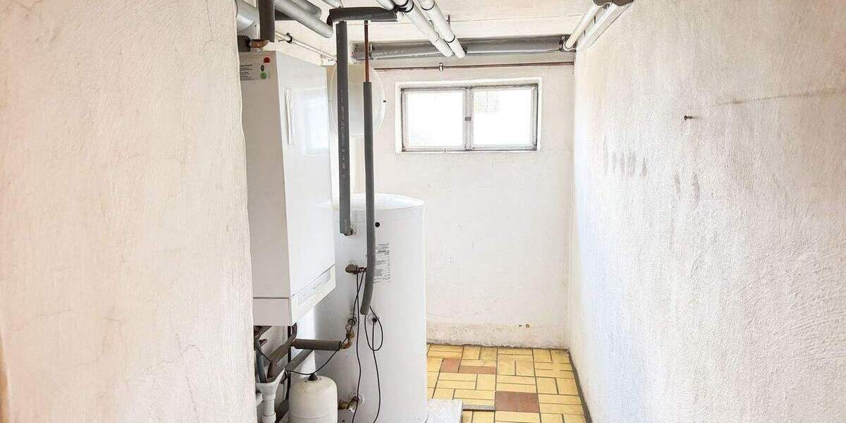 Mehrfamilienhaus, Wohnhaus Kaufungen Niederkaufungen - 5 Zimmer, 180 m&sup2;, 330.000&euro; | Angebot:25314204