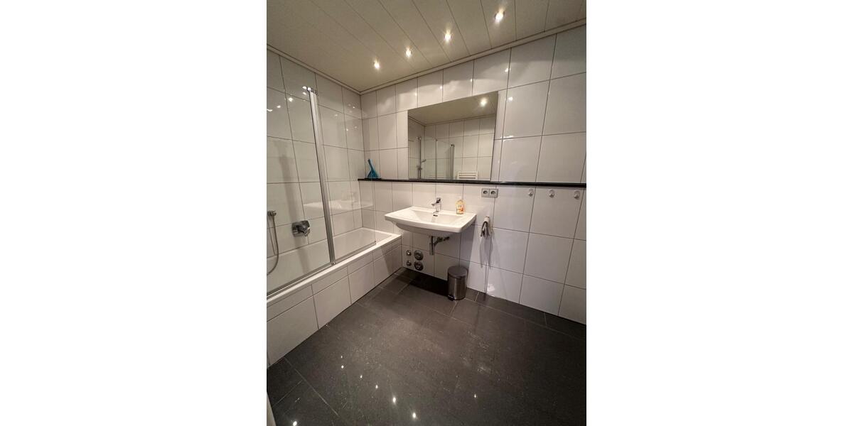 Etagenwohnung Dettingen an der Erms - 2.5 Zimmer, 65 m&sup2;, 950&euro; | Angebot:26652070