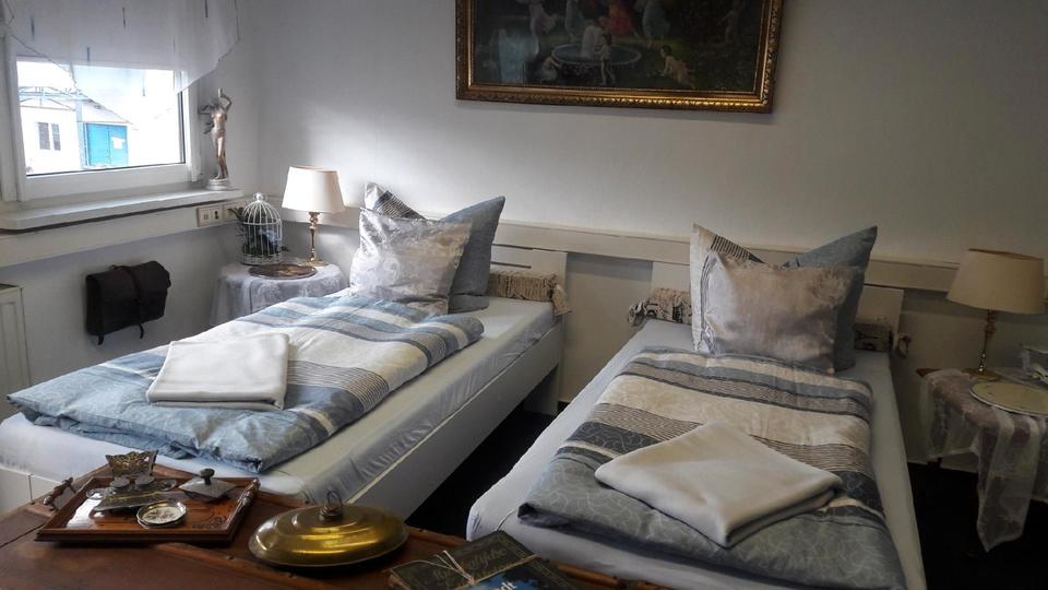 Wohnen auf Zeit Bad Blankenburg - 4 Zimmer, 118 m&sup2;, 23&euro; | Angebot:26406325
