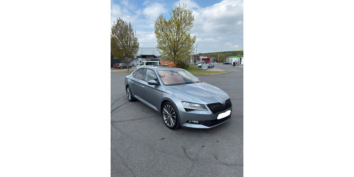 Skoda Superb 170.000 km 14.900 &euro; Dörzbach 74677