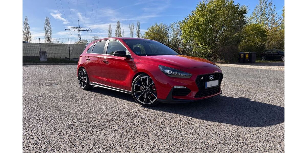Hyundai i30 40.658 km 23.900 &euro; Dresden 01237