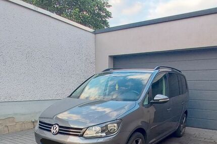 VW Touran 170.000 km 5.600 &euro; Elz 65604