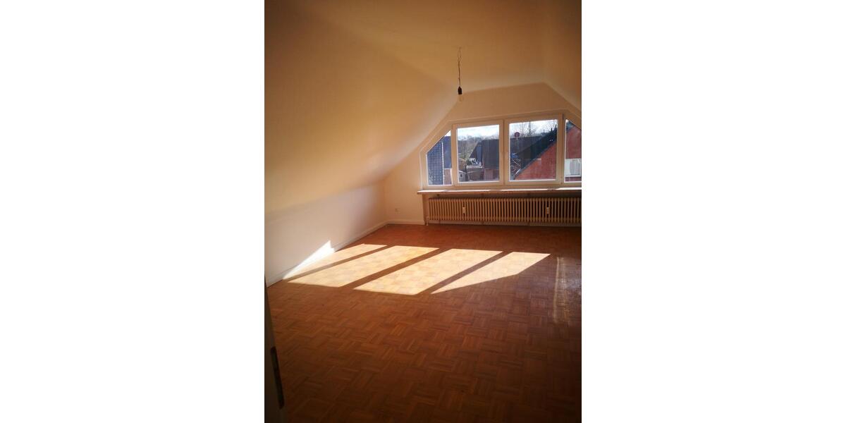 Dachgeschoßwohnung Langenhagen Engelbostel - 2 Zimmer, 75 m&sup2;, 743&euro; | Angebot:26492048