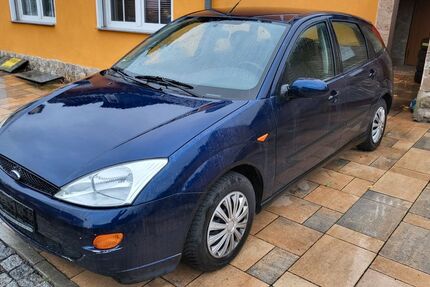 Ford Focus 180.000 km 900 € Unterwellenborn 07333