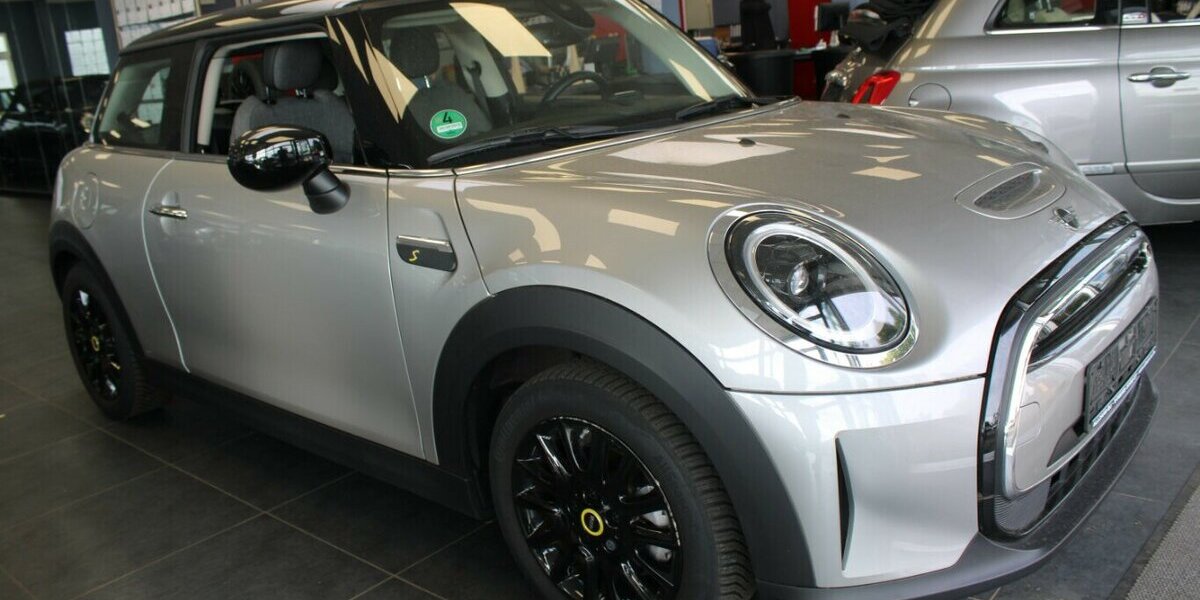 Mini Cooper SE Classic Trim 23.020 km 18.480 &euro; Euskirchen 53881