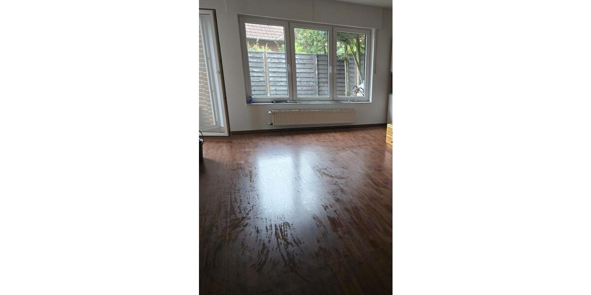 Schöne 3 ZKB Erdgeschoss Wohnung mit Stellplatz 3 zimmer