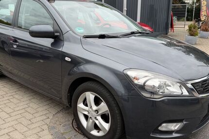 Kia ceed / Ceed 210.000 km 2.490 &euro; Magdeburg 39112