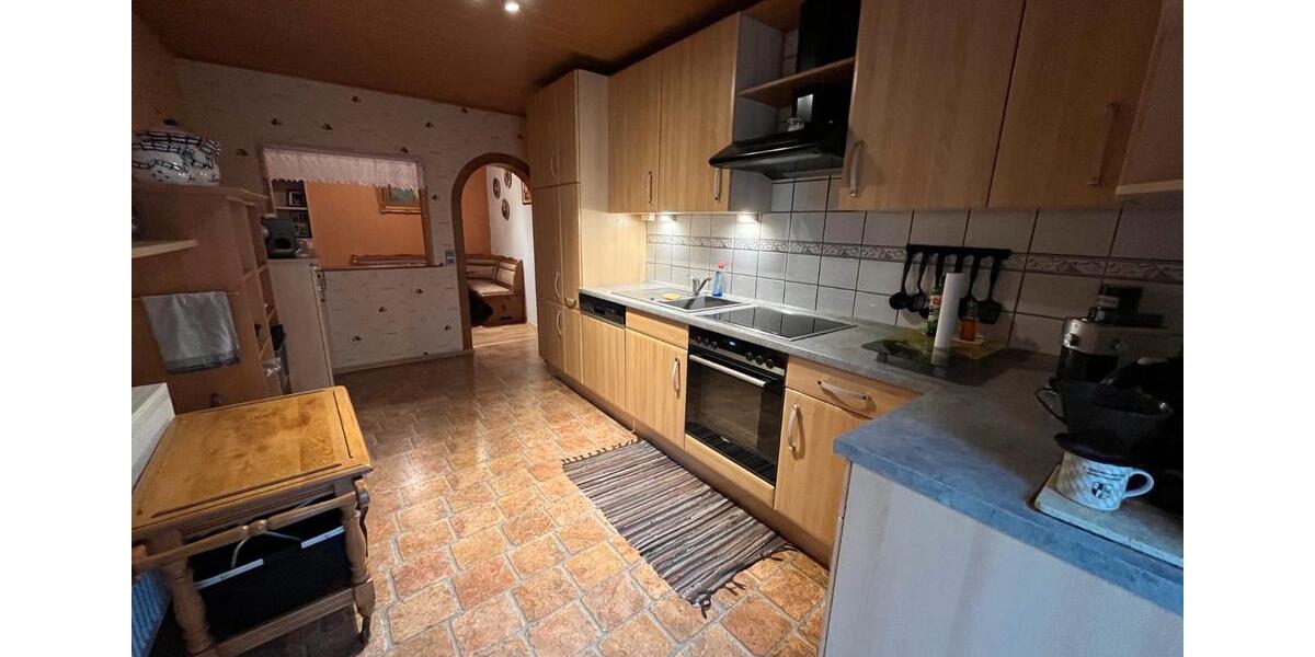 Etagenwohnung Selb - 9 Zimmer, 170 m&sup2;, 107.000&euro; | Angebot:26442131
