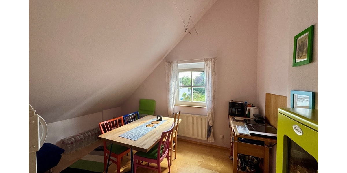 Oberursel - Stierstadt: Gepflegtes Einfamilienhaus in Feldrandlage! 6.5 zimmer