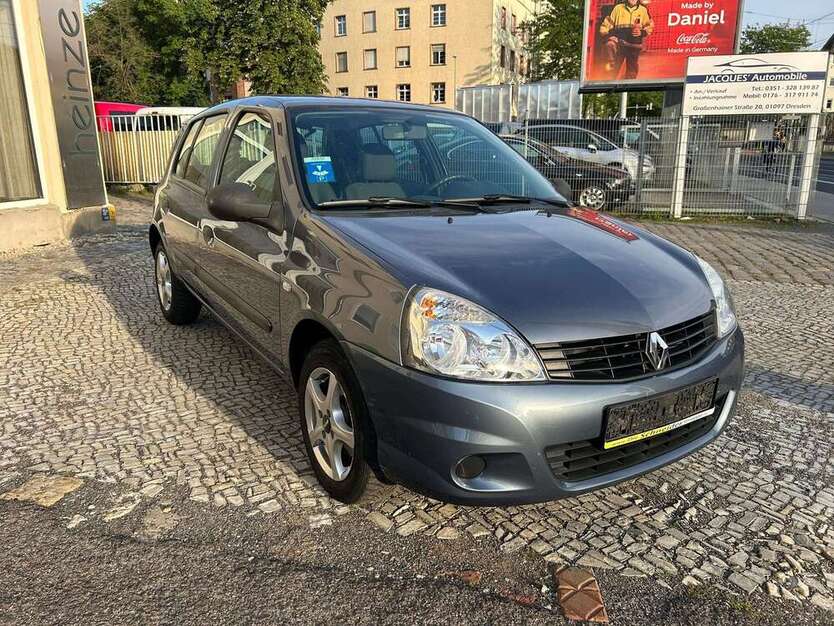 Renault Clio 87.000 km 2.699 € Dresden 01097