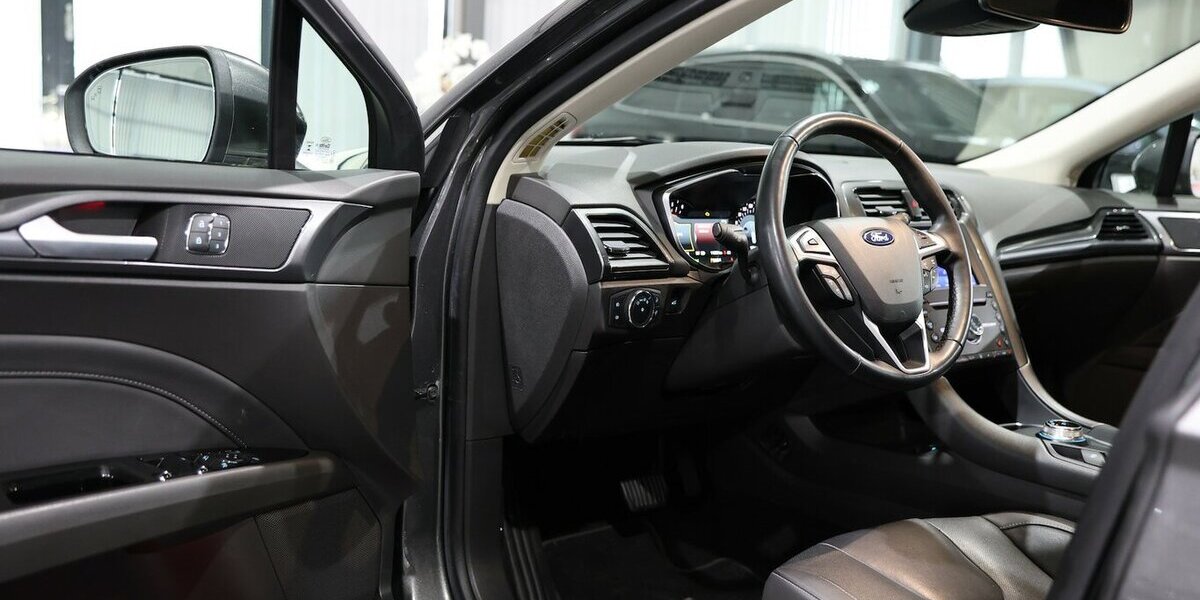 Ford Mondeo Tunier 2.0 EB TITANIUM / VOLL-LEDER, LED 115.000 km 17.444 &euro; Hamm 59077