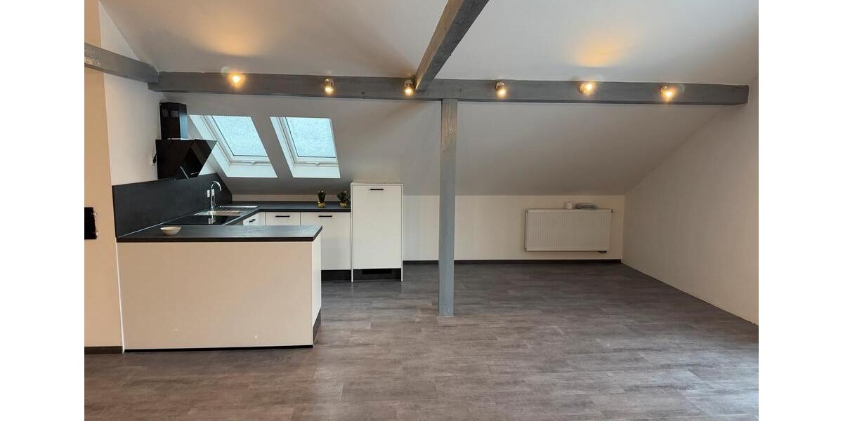 Dachgeschosswohnung in Meitingen 100qm +EBK 2 zimmer