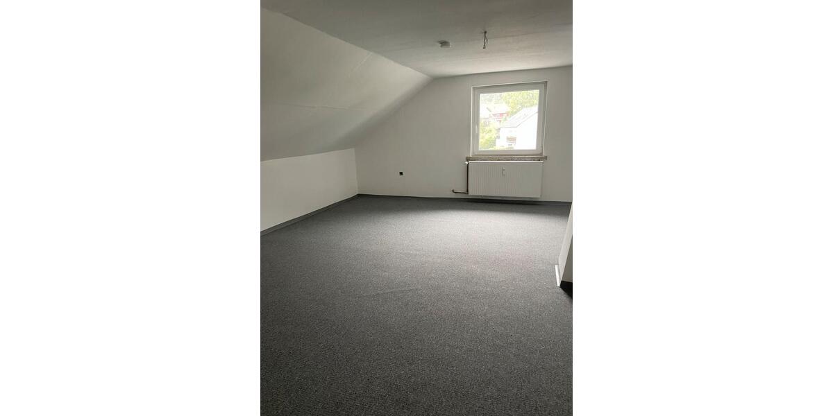 Erdgeschoßwohnung Dautphetal - 4 Zimmer, 140 m&sup2;, 1.090&euro; | Angebot:26096714