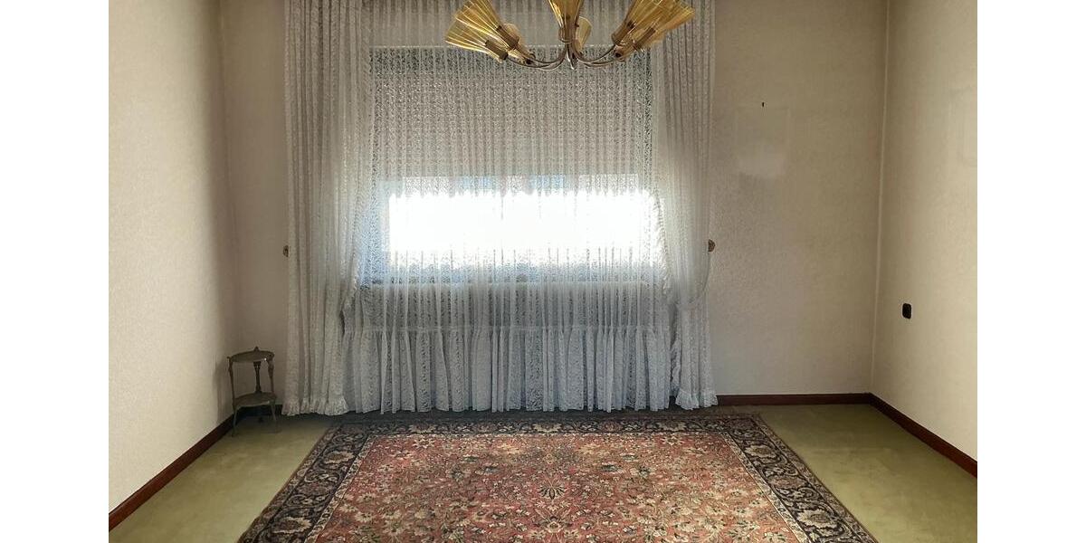 Reihenhaus Püttlingen - 8 Zimmer, 170 m&sup2;, 264.000&euro; | Angebot:25962423