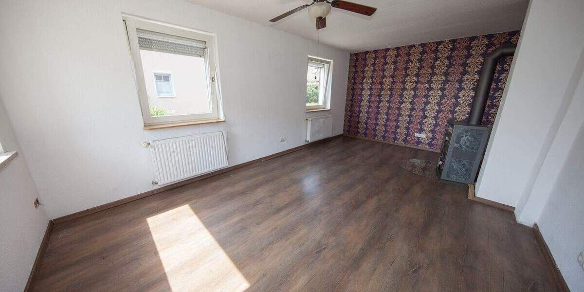 Mehrfamilienhaus, Wohnhaus Bad Rodach Elsa - 5 Zimmer, 140 m&sup2;, 220.000&euro; | Angebot:25746306