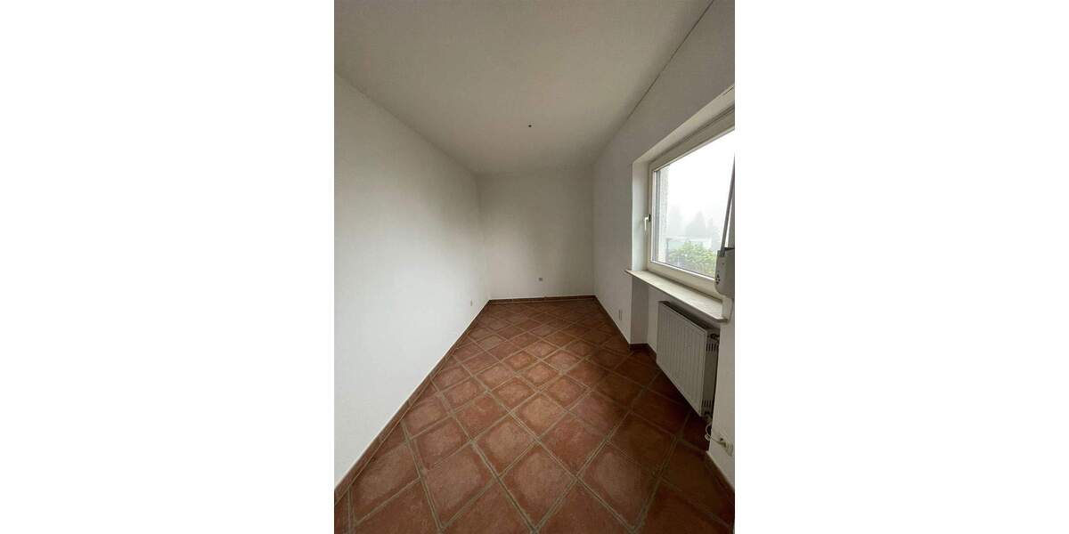 Versteigerungsimmobilie Stromberg - 4 Zimmer, 108 m&sup2;, 295.000&euro; | Angebot:25095924