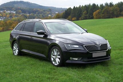 Skoda Superb 119.769 km 16.400 € Attendorn 57439