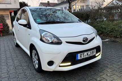 Toyota Aygo (X) 165.000 km 2.600 &euro; Reutlingen 72760