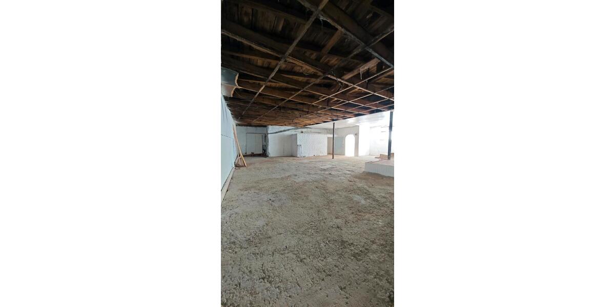 Große 170qm HalleLagerhalleStorage zu vermieten zimmer