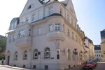 Imposantes Mehrfamilienhaus mit extra Grundstück 15 zimmer