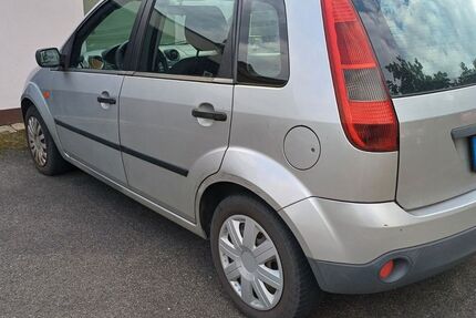 Ford Fiesta 220.000 km 800 € Mettmann 40822