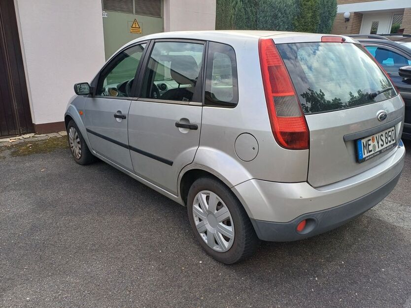 Ford Fiesta 220.000 km 800 € Mettmann 40822