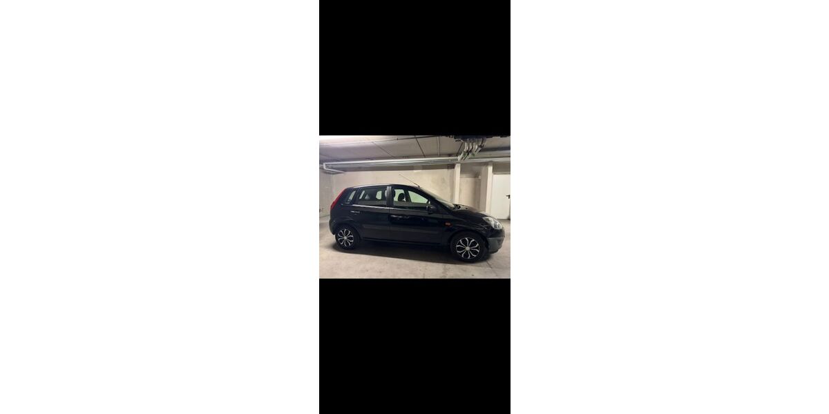 Ford Fiesta 118.960 km 2.100 &euro; München 80937