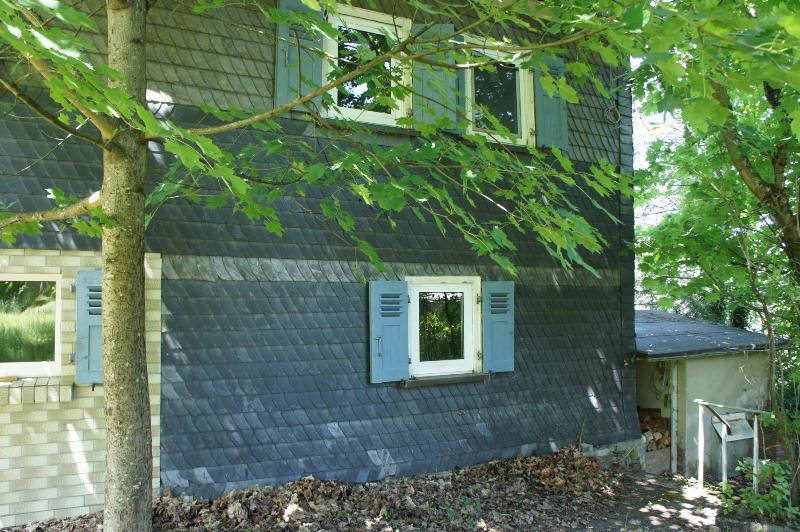 **PREISGÜNSTIGES- SCHIEFERBESCHLAGENS FACHWERKHAUS MIT ALTEM BAUMBESTAND IN MUDERSBACH-KEIN DENKMALSCHUTZ- ** - Einfamilienhaus Mudersbach Birken | Angebot:27169939