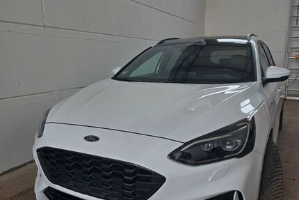 Ford Focus 135.000 km 12.450 &euro; Glaubitz 01612