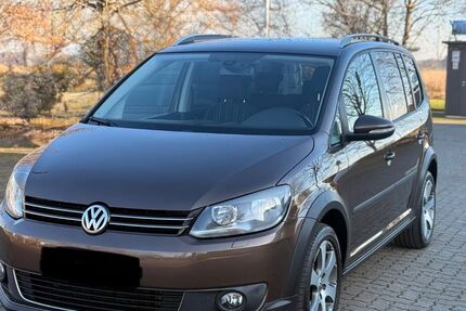 VW Touran 261.738 km 7.390 &euro; Neustadt 31535