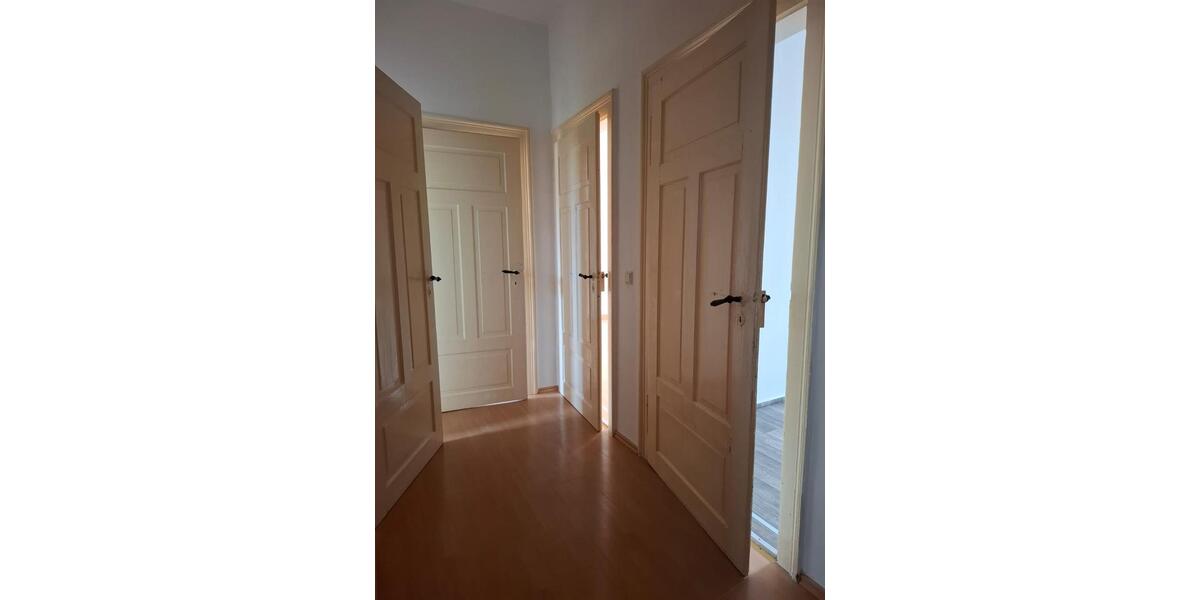Etagenwohnung Altenburg - 2 Zimmer, 50 m&sup2;, 350&euro; | Angebot:26041704