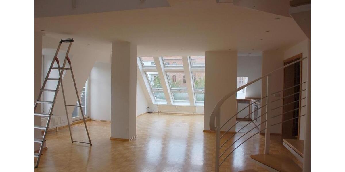 Dachgeschoßwohnung Frankfurt (Oder) - 4 Zimmer, 165 m&sup2;, 1.050&euro; | Angebot:26355014