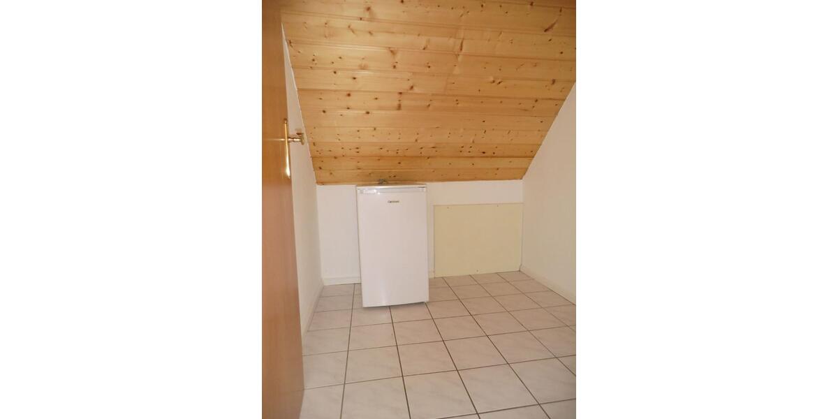 Dachgeschoßwohnung Friesenheim - 2.5 Zimmer, 71 m&sup2;, 600&euro; | Angebot:26366168